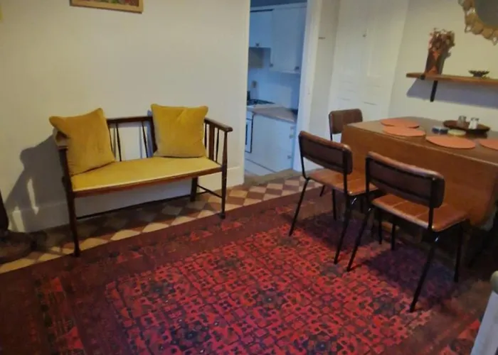 Stamford - 2 Bed Terrace House