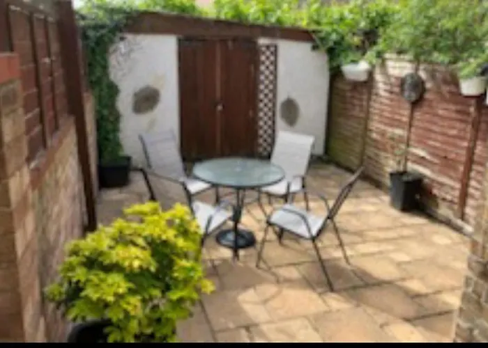 Stamford - 2 Bed Terrace House