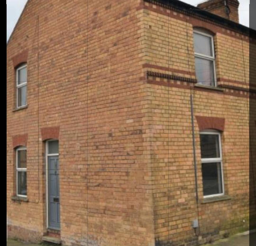 - 2 Bed Terrace House *